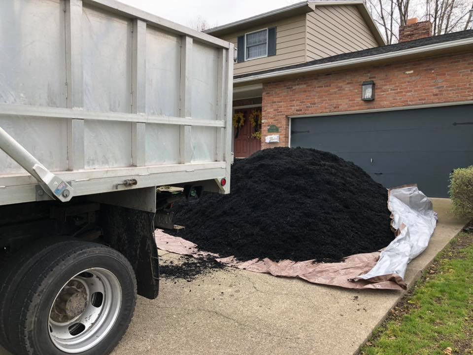 Black Mulch 1/2 Yard
